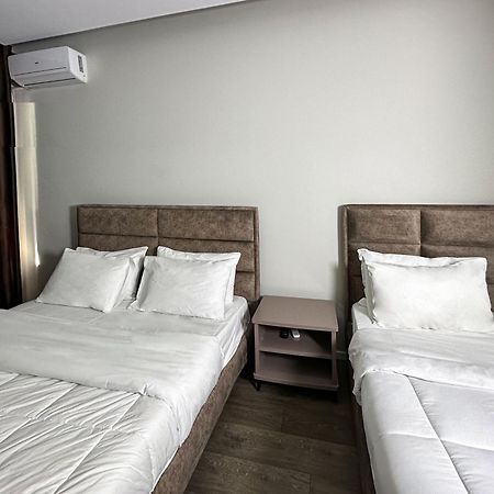 Eden hotel Tirana Buitenkant foto