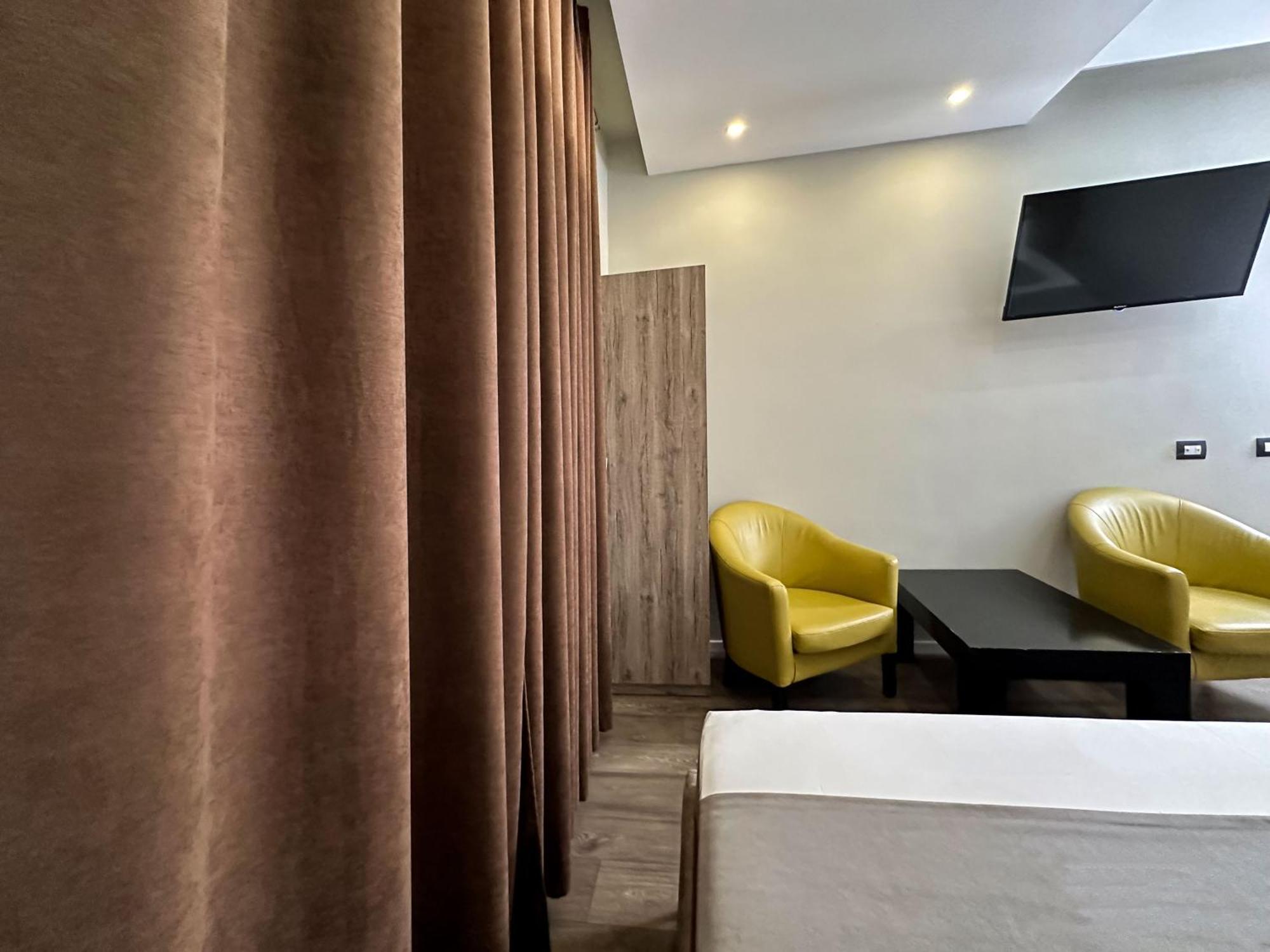 Eden hotel Tirana Buitenkant foto