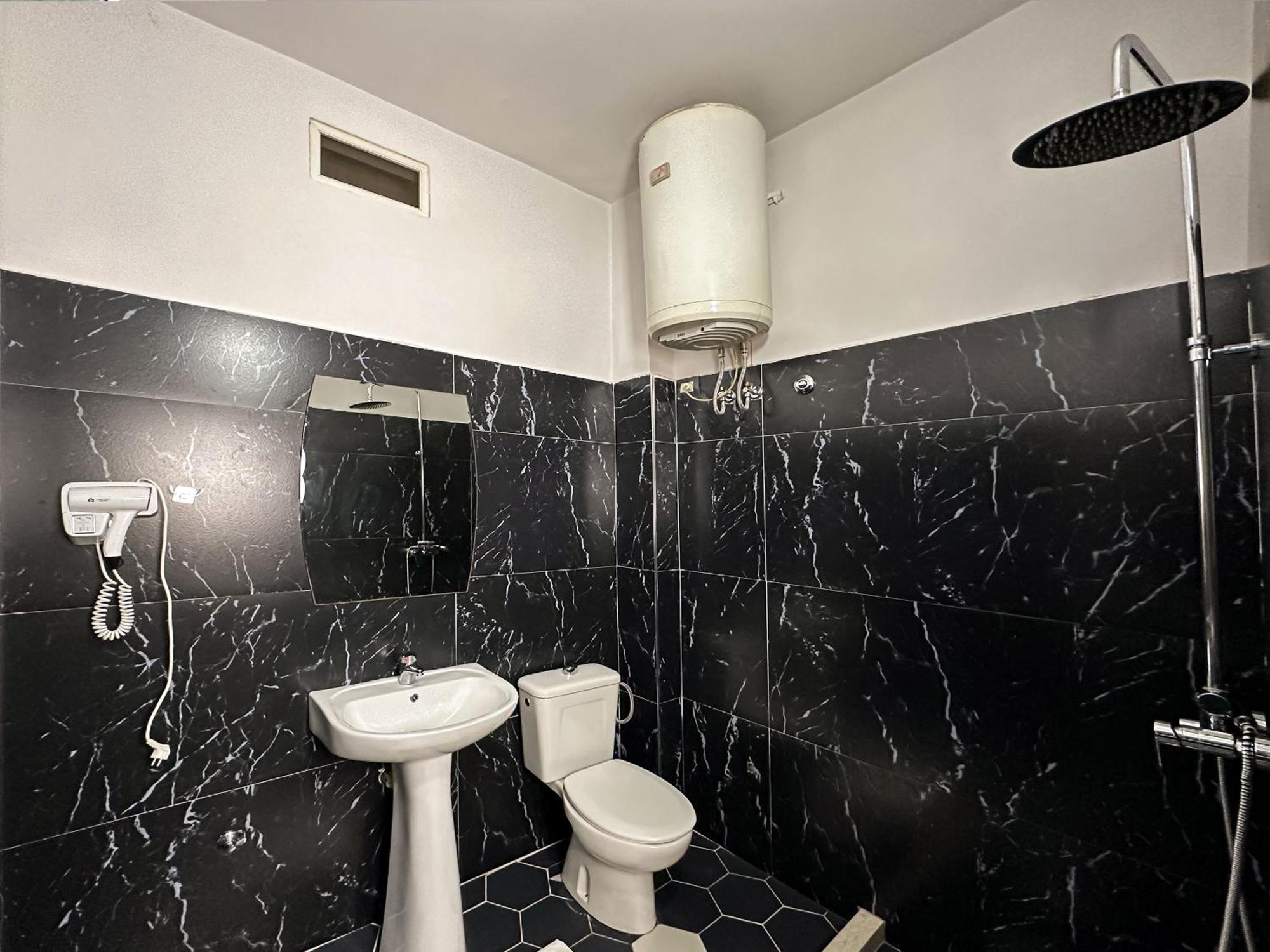 Eden hotel Tirana Buitenkant foto