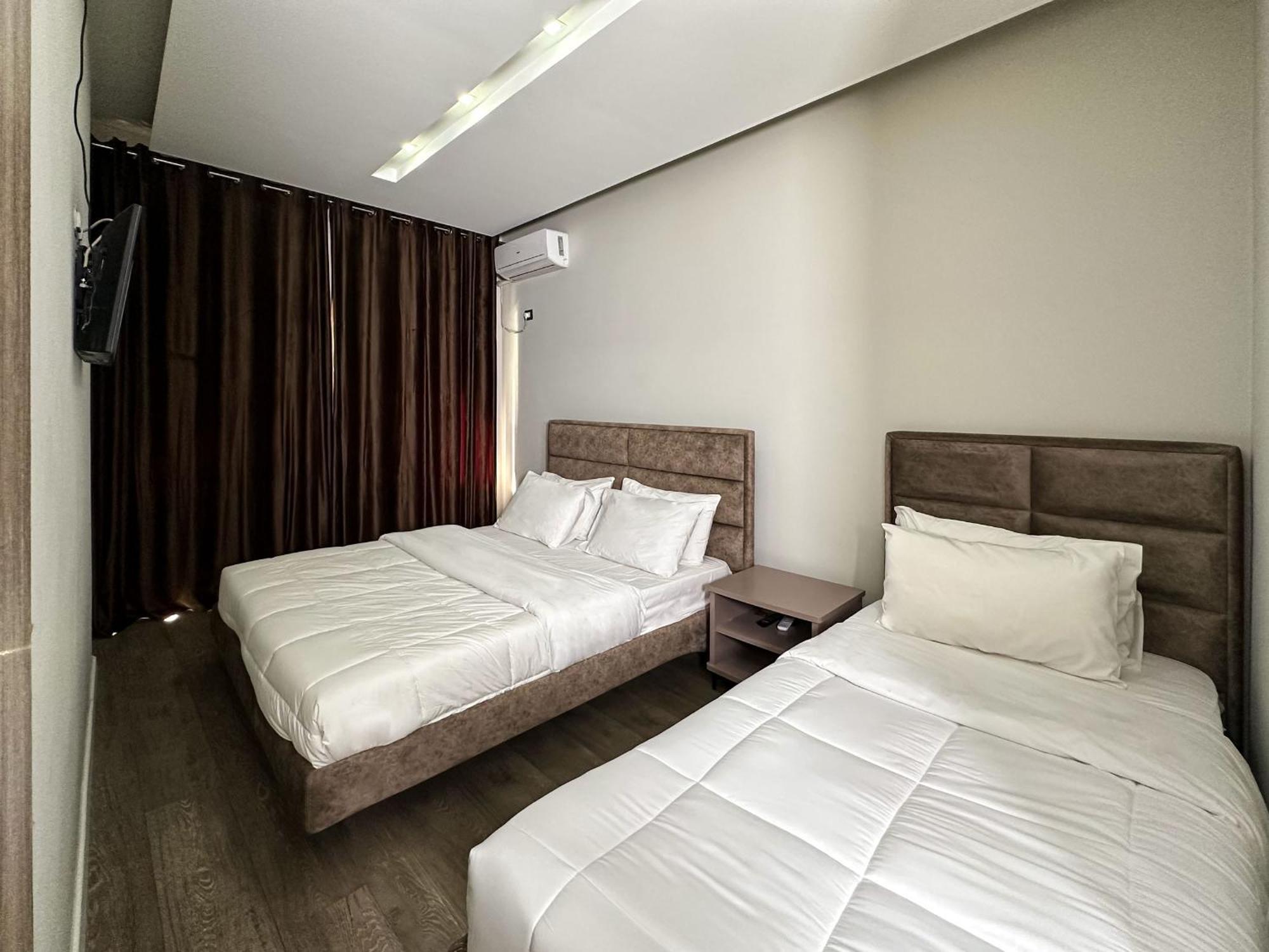 Eden hotel Tirana Buitenkant foto