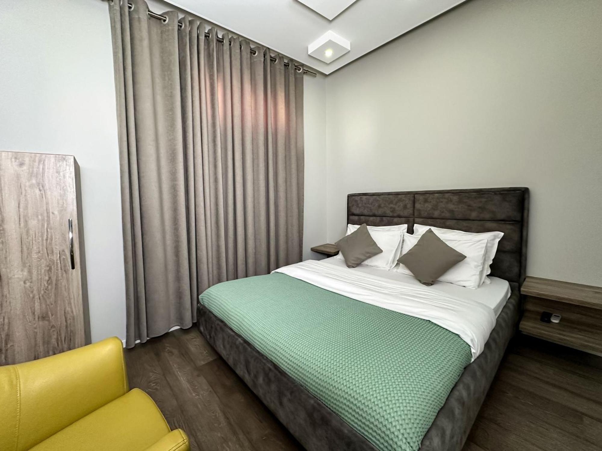 Eden hotel Tirana Buitenkant foto